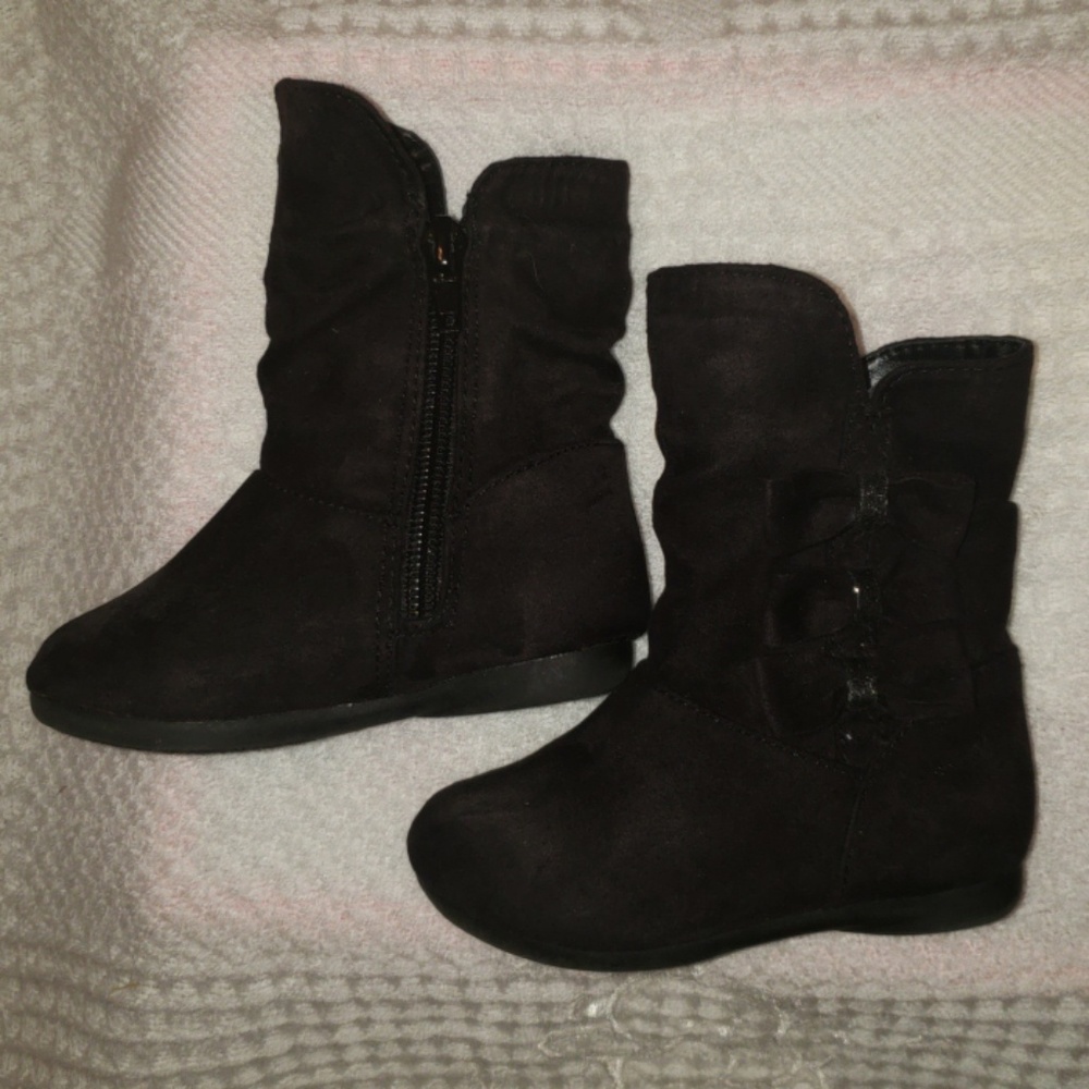 Toddler girl black suede boots sz 5